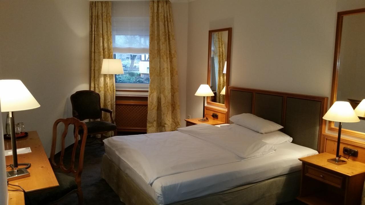 Kleines Hotel フォルヒハイム エクステリア 写真
